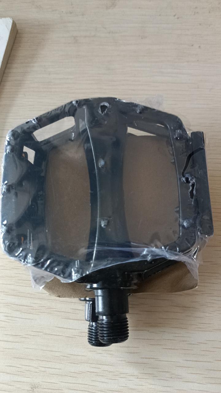 Z8 — Left & Right Pedals (1set)