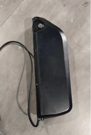 Z8 — Battery Case with Slide Rail